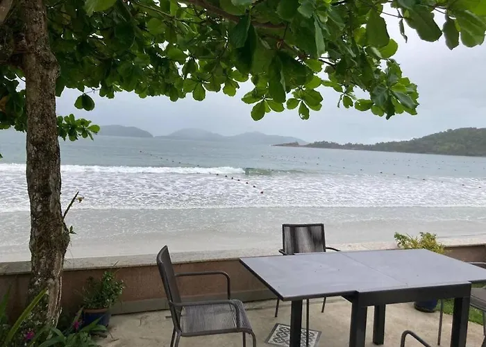 Linda Casa, Pe Na Areia Na Praia Da Fortaleza Ubatuba