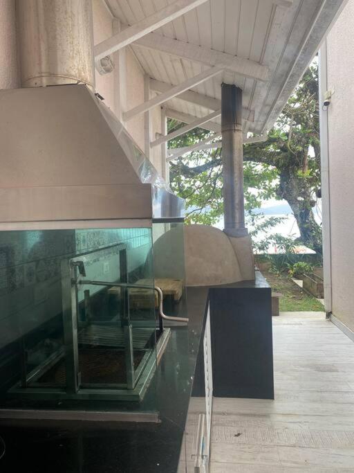 Linda Casa, Pe Na Areia Na Praia Da Fortaleza