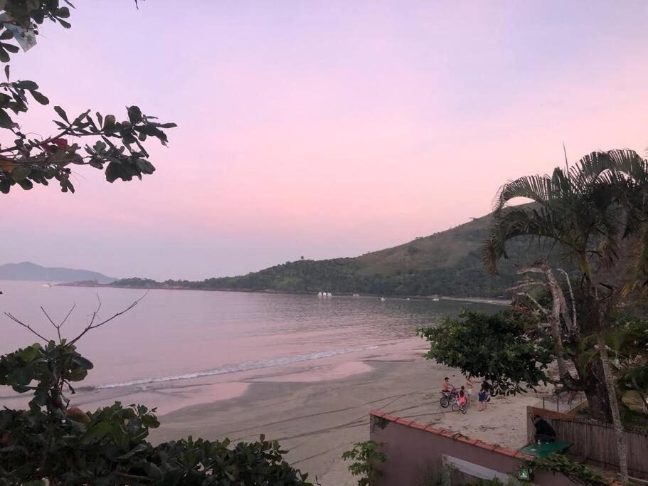 Linda Casa, Pe Na Areia Na Praia Da Fortaleza Ubatuba